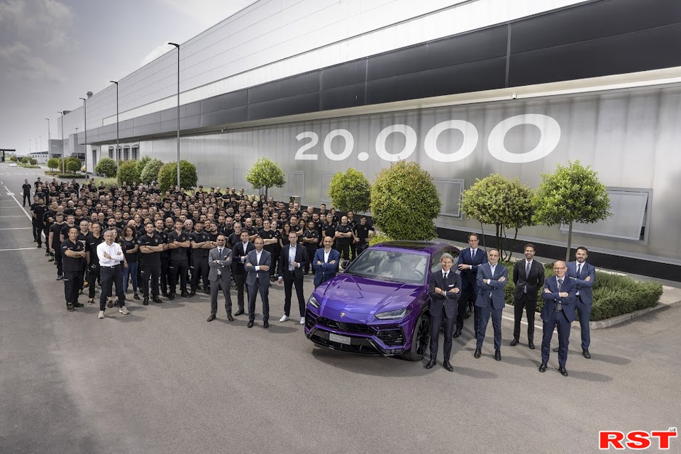 Lamborghini выпустила 20-тысячный Urus