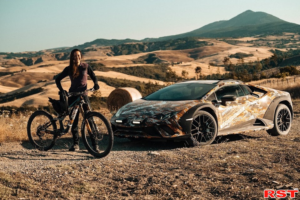 Lamborghini готує «позашляховий» Huracan Sterrato