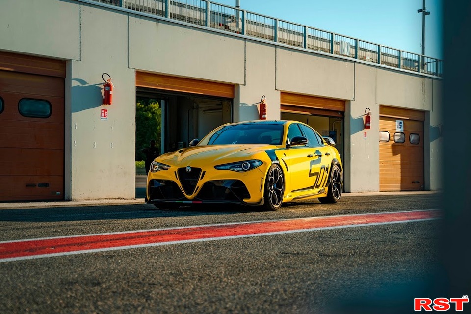 Alfa Romeo Giulia  PariS5 GaraGe