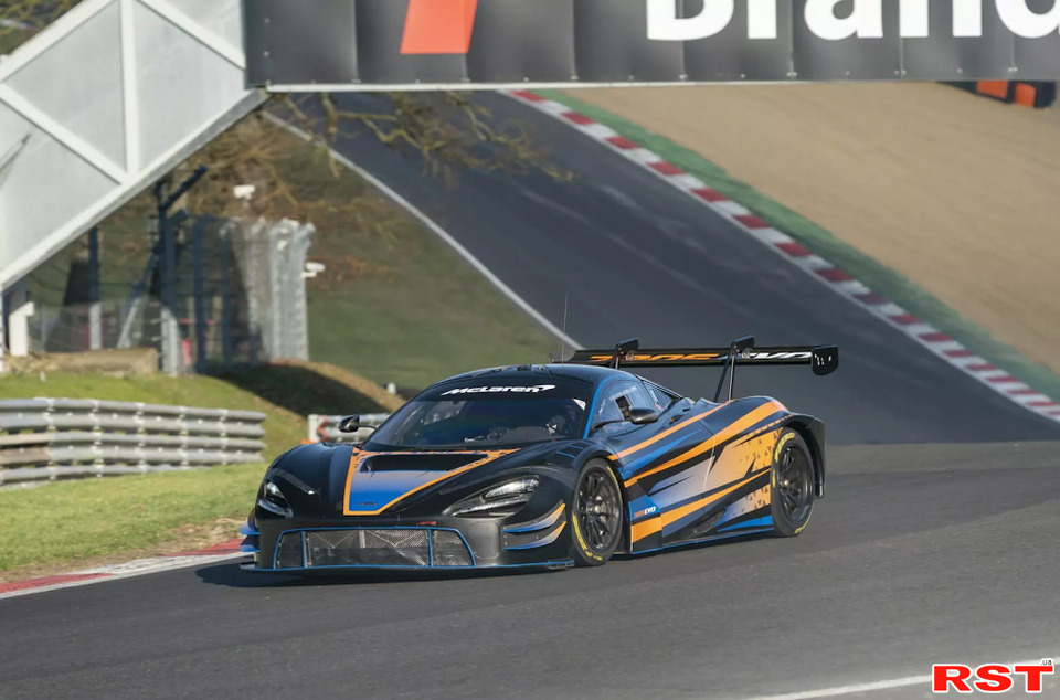 McLaren представил 720S GT3 EVO