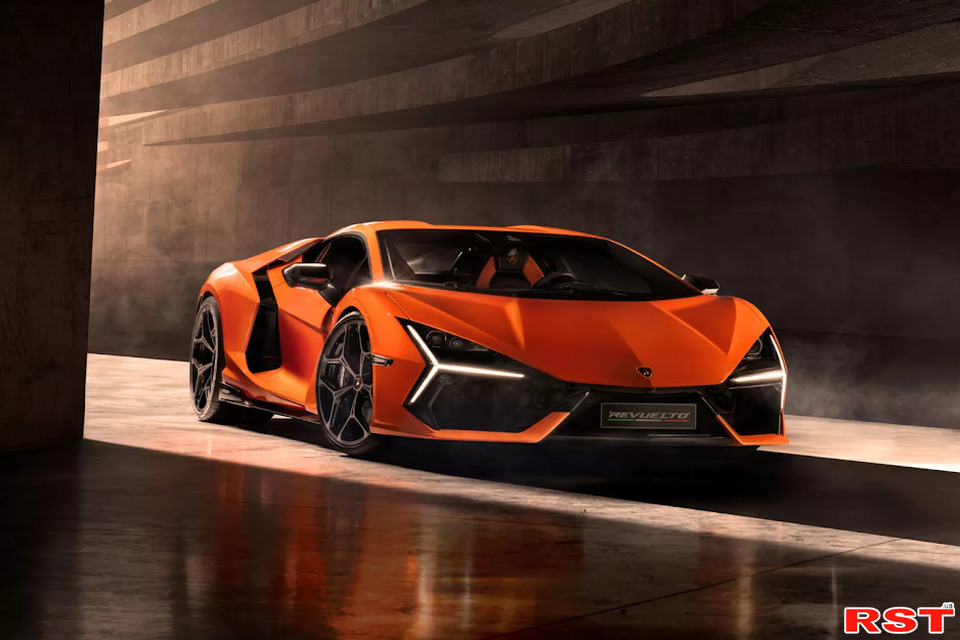 Lamborghini представила Revuelto