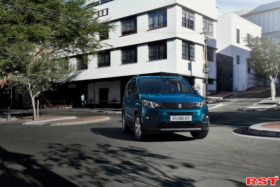 В Peugeot объявили цены на e-Rifter