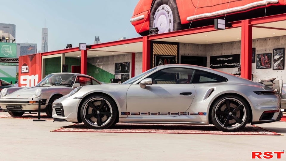 В Porsche отметили выпуск первого 911 Turbo